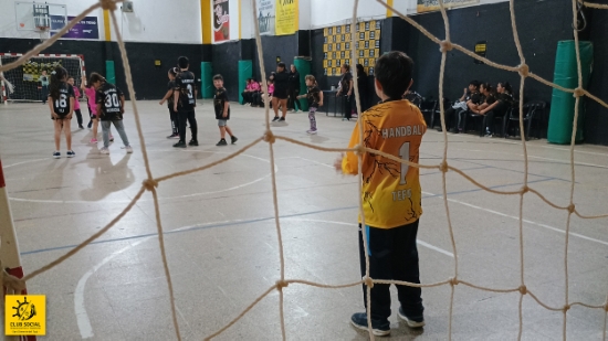 El Pesca y Espartanos recibieron a Sol Naciente en un encuentro amistoso de Handball