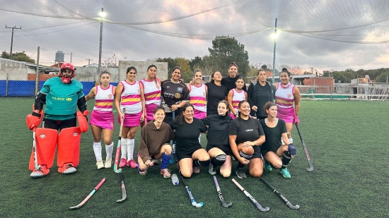 Magnolias del Club de Pesca disputó un amistoso regional de hockey en Mar del Tuyú 