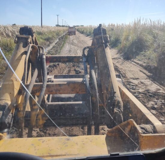 Se realizan importantes mejoras en el camino de acceso a Tapera de López