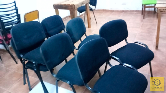 EL CLUB RECIBIÓ LA DONACIÓN DE 12 SILLAS PARA LAS ACTIVIDADES DE AJEDREZ