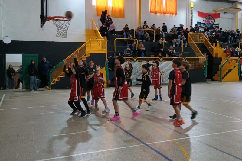 El Club de Pesca recibió a San Vicente de Pinamar por la Liga Formativa de Básquet