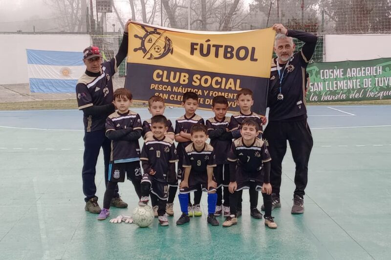 El Club de Pesca participó de un encuentro de escuelas de fútbol en el Cosme Argerich
