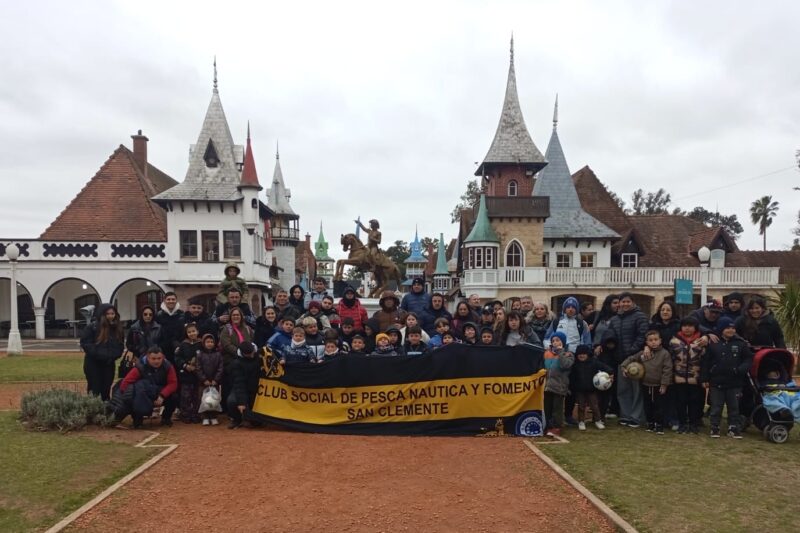 La Escuelita de Fútbol del Club vivió una jornada educativa y recreativa en La Plata