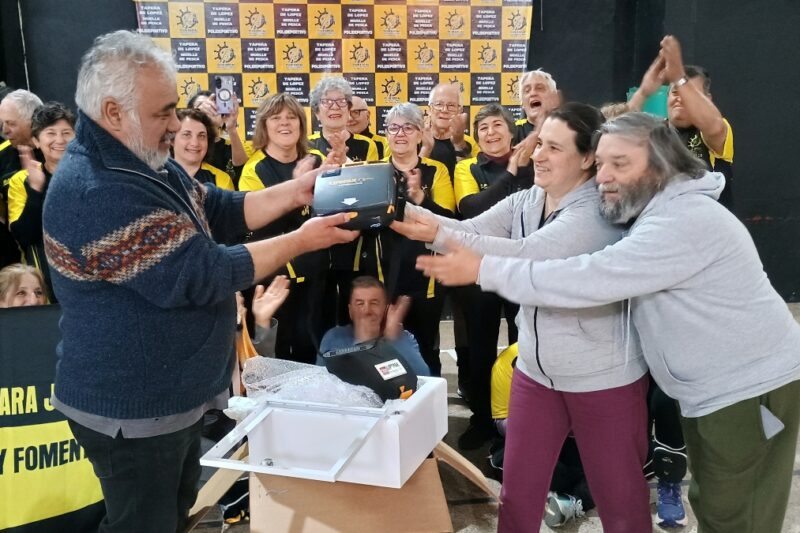 El Club de Pesca sumó un desfibrilador gracias al trabajo solidario de NewPesc