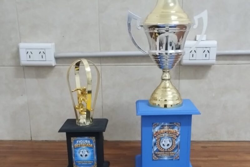 Presentamos los trofeos que ganaron nuestros equipos en la Liga Argentina de Futsal